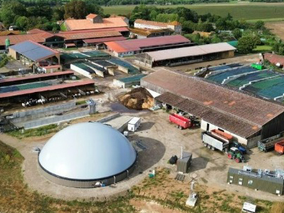 Méthanisation & innovations agronomiques : du fumier équin aux CIVE Méthanisation & innovations agronomiques : du fumier équin aux CIVE