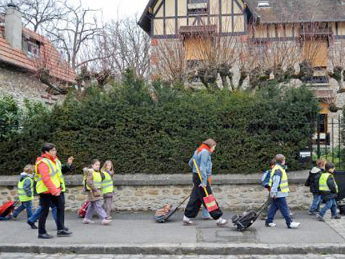 Le ramassage scolaire non motorisé : bus pédestre et bus cycliste